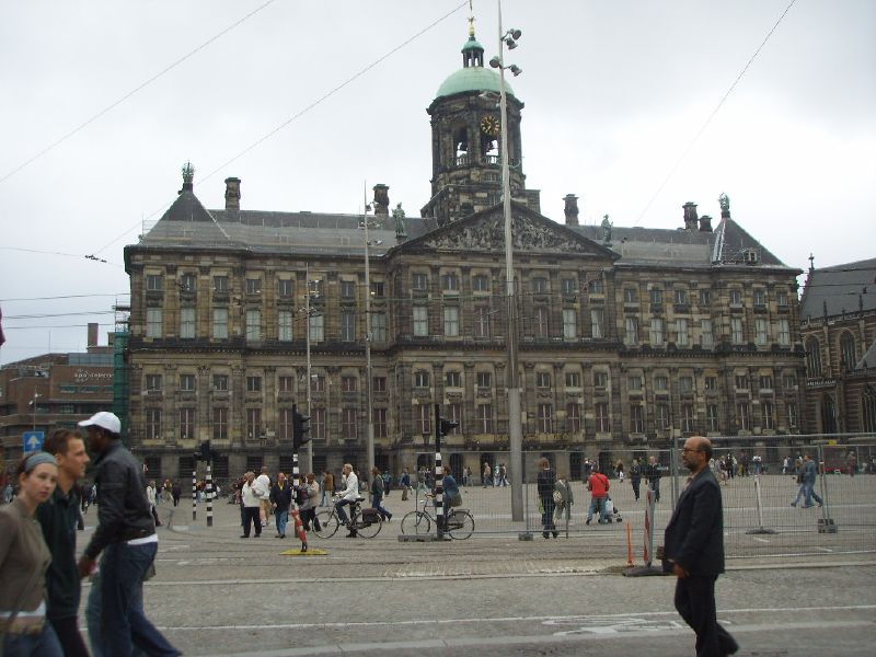 Amsterdam, orasul contrastelor