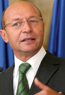 Basescu si-a renumit consilierii in functii