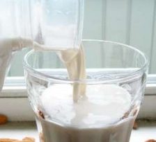 Beneficiile laptelui de migdale