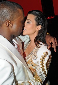 Kanye vrea sa o ceara de sotie pe Kim