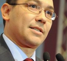 Ponta, atacat de adversarii politici