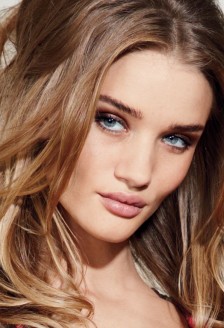 Rosie Huntington-Whiteley vrea o familie