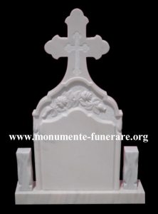 monumente funerare realizate in Romaia