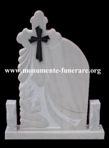 monumente funerare realizate in Romaia